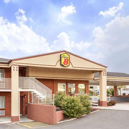 Super 8 By Wyndham Salina/Scenic Hills Area Hotel Eksteriør billede