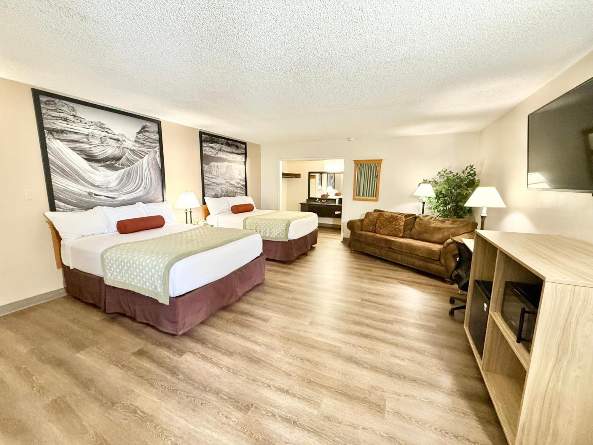 Super 8 By Wyndham Salina/Scenic Hills Area Hotel Eksteriør billede