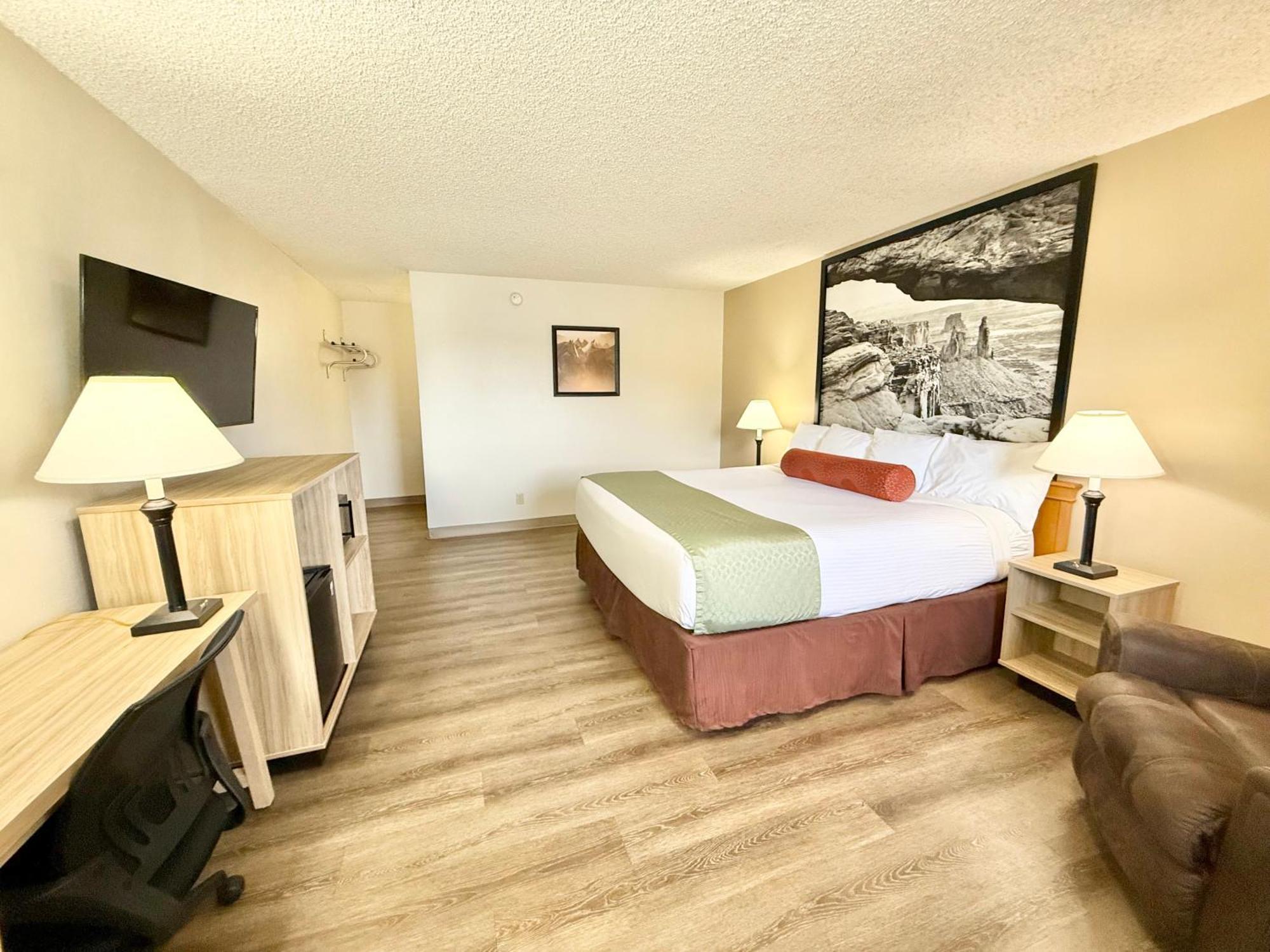 Super 8 By Wyndham Salina/Scenic Hills Area Hotel Eksteriør billede